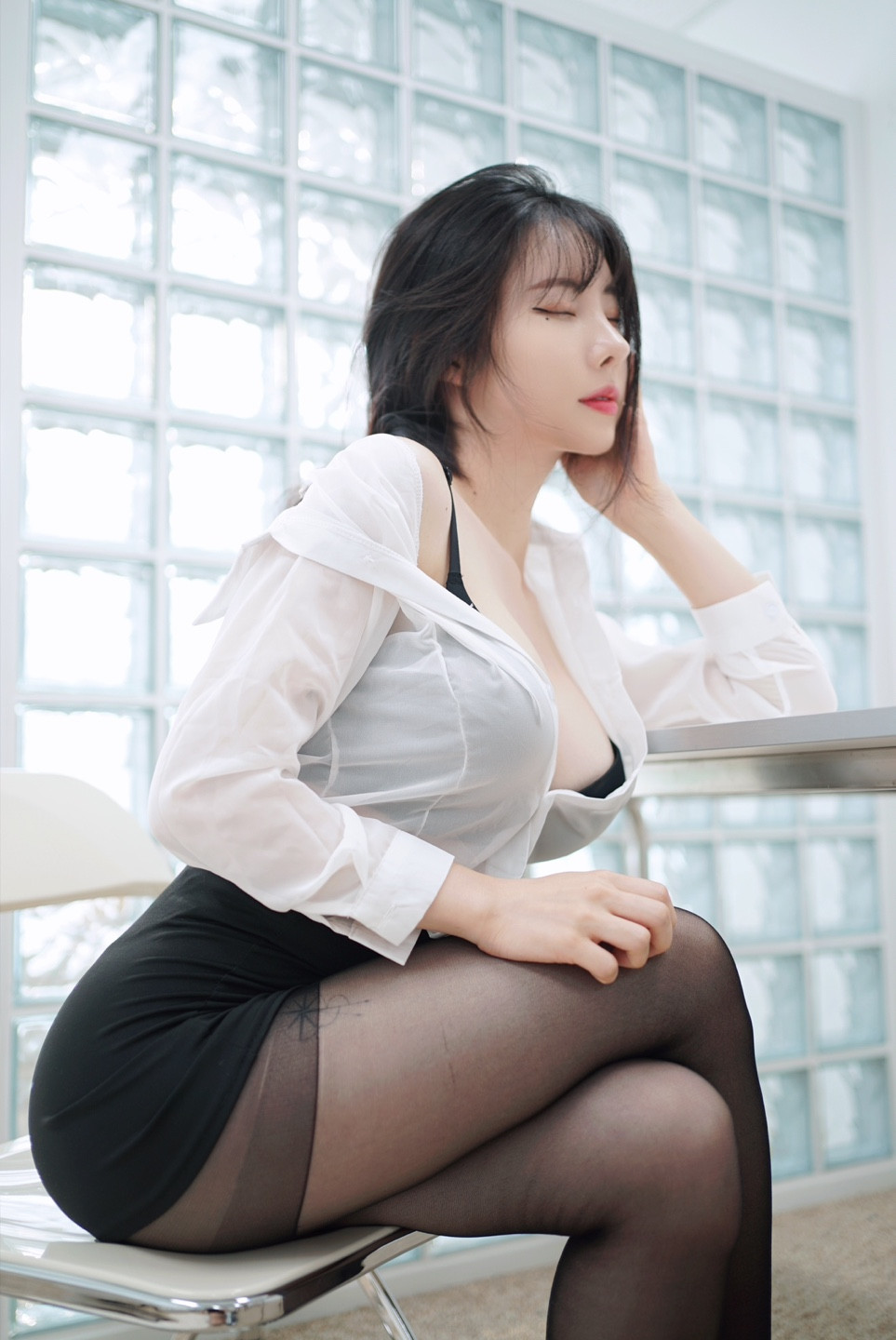 약후 퇴근만 기다리는 김비서