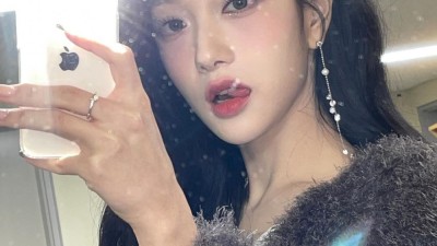 프로미스나인 이서연 하얀 에나멜 핫팬츠 바닥안무 엉밑살 노출