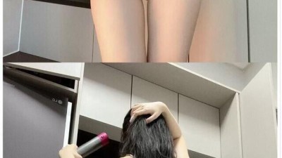 머리 말리는 자취녀 뒤태