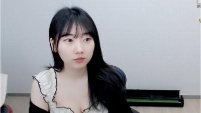 얘도 아프리카TV 이적하니까 노출 시작하네