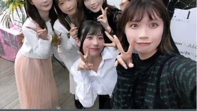 회식 할 생각에 들뜬 여직원들.. jpg