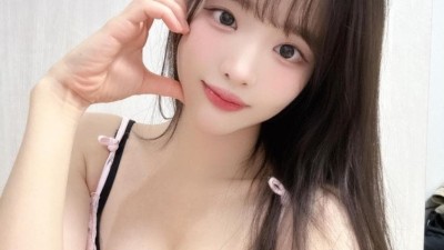핑크 체리 땡땡이 슬립 입은  해기 방셀 신작 가슴골