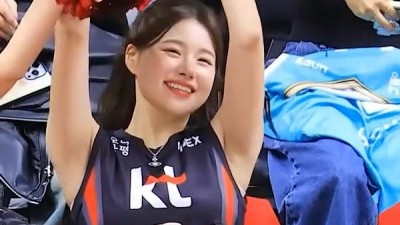이예빈 치어리더 하의실종 응원중