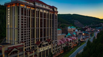미국 카지노업계 희비 엇갈려 모나크는 성장 씨저는 수익성 둔화를 보이고있습니다