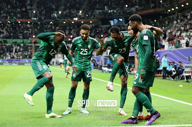 [아시안컵] '한국 16강 상대 유력' 사우디, 2명 퇴장당한 키르기스스탄 2-0 제압...F조 선두 질주