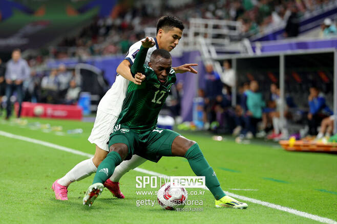 [아시안컵] '한국 16강 상대 유력' 사우디, 2명 퇴장당한 키르기스스탄 2-0 제압...F조 선두 질주