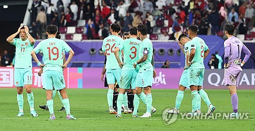 '카타르 0-1 패' 중국, 조별리그 3G 무득점 굴욕→극적인 16강 진출 실낱희망 [아시안컵]