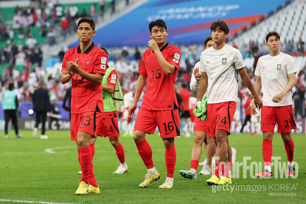 [아시안컵] 4강부터 옐로카드 리셋...'손흥민+이강인+김민재' 등 호주전 경고→준결승 결장 주의