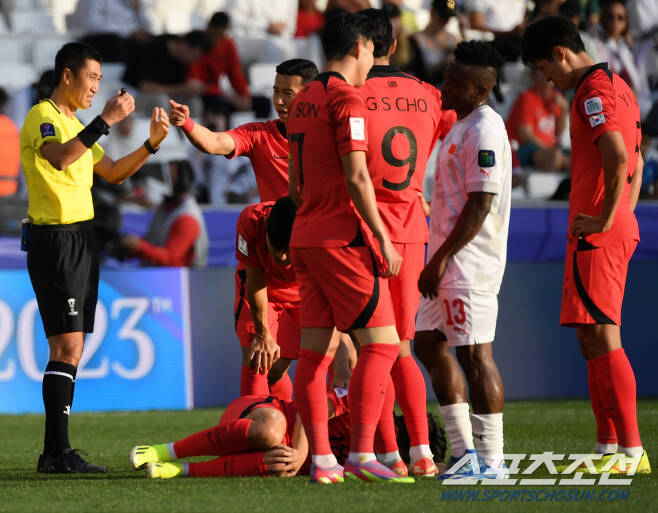 [아시안컵]'김민재 경고트러블 원인제공' 中 마닝 주심, 결승 올라가면 다시 만나나…中매체 확신