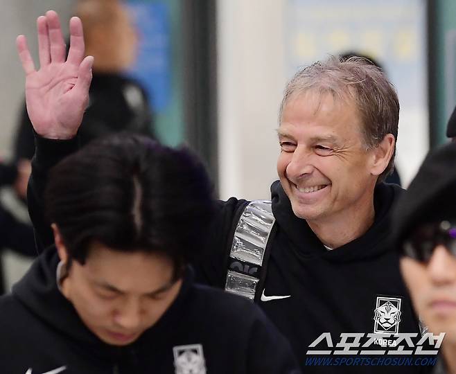 '한국 축구에 무례했다!' 클린스만 경질. 해외 매체의 대대적 분석