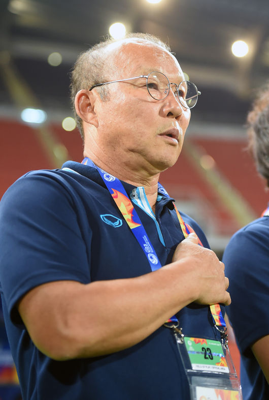 위기에 빠진 한국축구 ‘베트남 전설’ 박항서 감독이 임시소방수로 나설까 [서정환의 사자후]