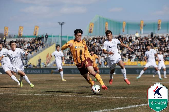 [IS 광주] 린가드 빛바랜 K리그 데뷔전…'이희균 결승골' 광주, 서울 2-0 완파 '개막전 승리'