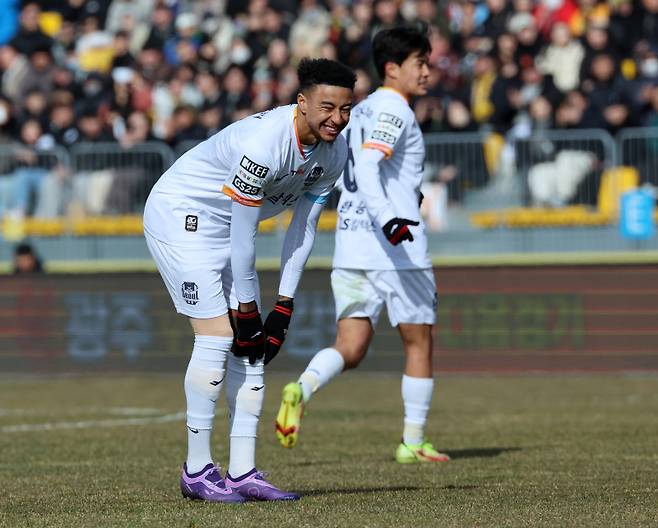 [IS 광주] 린가드 빛바랜 K리그 데뷔전…'이희균 결승골' 광주, 서울 2-0 완파 '개막전 승리'