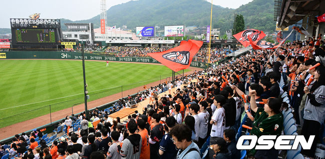 '35G 26패, 승률 .235' 이렇게 져도 져도 꼴찌가 아니라니…한화 밑에는 아직도 롯데가 있다