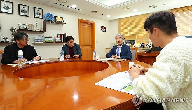 인천, 물병 투척 자진 신고 124명 전원 '조건부 무기한' 출입 정지 징계 [오피셜]