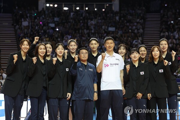 '은퇴한 전설'까지 챙긴 김연경, 떠나는 순간도 'GOAT'[스한 이슈人]