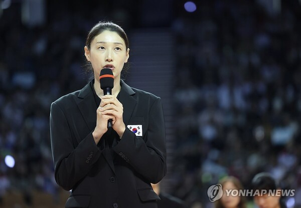 '은퇴한 전설'까지 챙긴 김연경, 떠나는 순간도 'GOAT'[스한 이슈人]