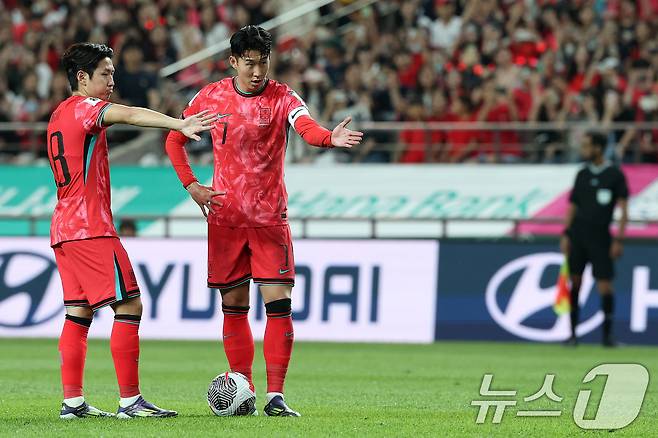 [한국-중국] ‘최종예선 탑 시드 경고등’ 한국, ‘탈락 위기’ 중국 수비축구에 전반전 0-0