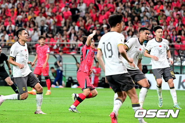 '아시아 최초 맨유맨' 中 동팡저우, 한국전 패배에