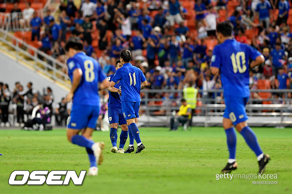 ‘한국이 잘못했네?’ 한 골 모자란 태국, 싱가포르 3-1 이겼지만 월드컵 최종예선 탈락…중국 진출