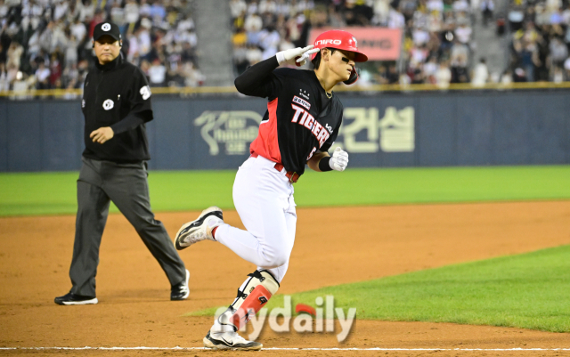 '싹쓸고 집으로 돌아갑니다'…황동하 5이닝 1실점 쾌투+김도영 쐐기포 폭발, KIA KT 스윕하며 원정 9연전 마무리 [MD수원]