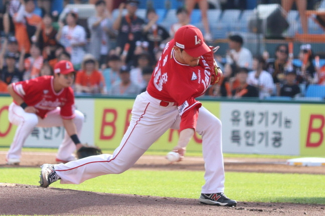 [공식] '프로야구는 쉬어가도...' 7명 2군행, '한 때 신인왕 후보-ERA 7.71 박종훈도 제외'