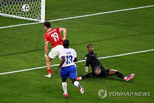 '날벼락' 음바페 코뼈 부러졌다…프랑스 '자책골' 오스트리아 1-0 제압, 그러나 위기 [유로 2024 리뷰]