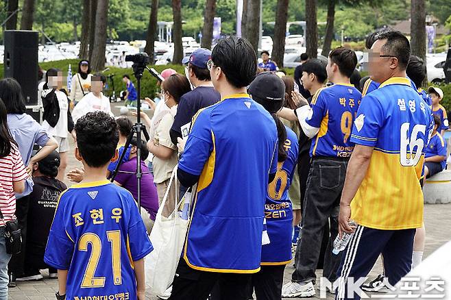 국가대표팀 사령탑 유력 후보? 홍명보 감독 “2월부터 계속 이름만 나와···전혀 들은 바 없다” [MK제주]