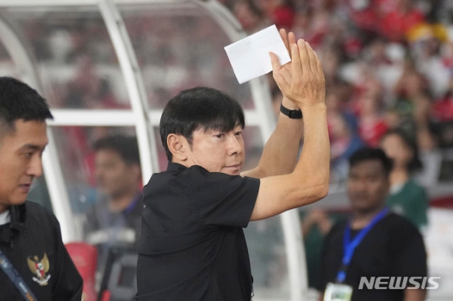 [속보] 인도네시아 축구협회, 신태용 감독 한국 대표팀 부임설에 입장 발표