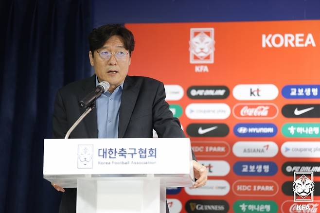 언제적 히딩크인가…그의 한마디에 축구대표팀 감독 선임 '휘청'