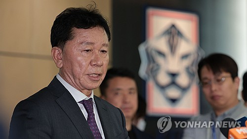 언제적 히딩크인가…그의 한마디에 축구대표팀 감독 선임 '휘청'