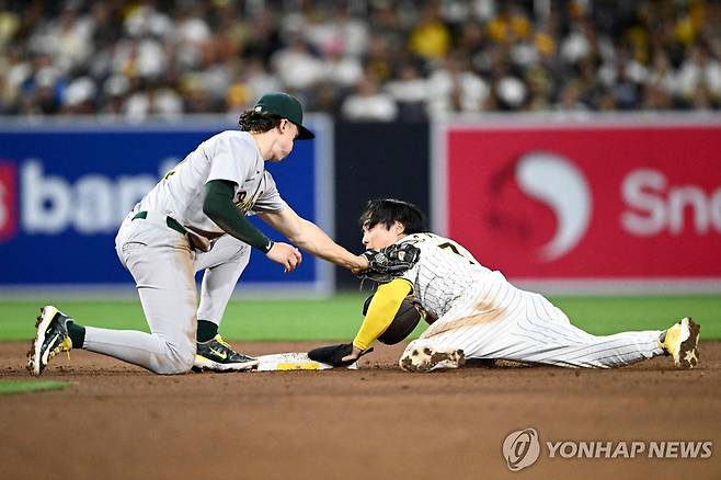 김하성, 기록 정정으로 도루 삭제되자 곧바로 도루 성공