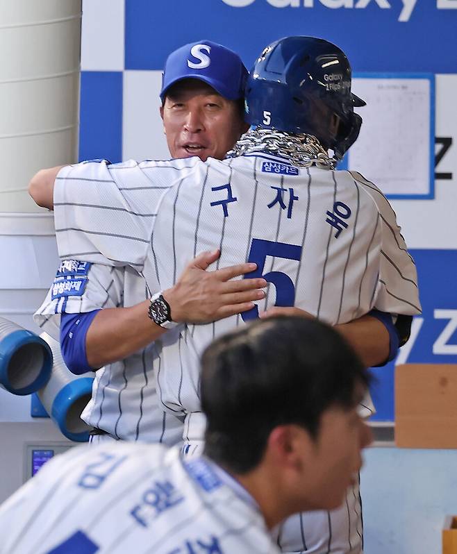 “미안하다, 선수들 잘 챙겨라”…‘수석코치→2군 감독’ 이병규, 주장 구자욱과 무슨 대화 나눴나