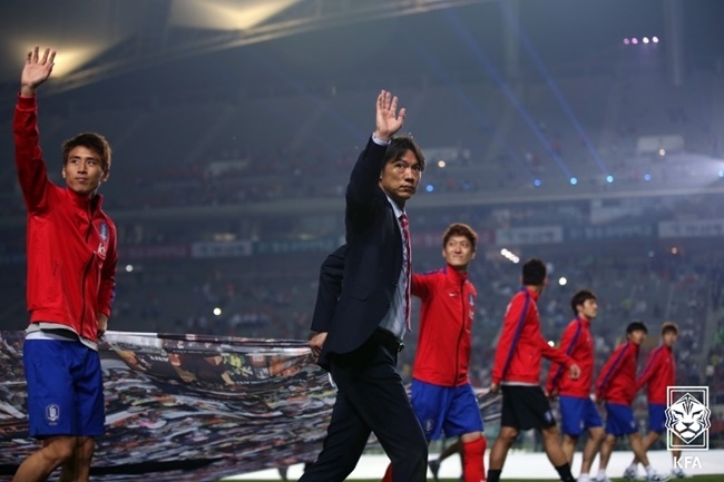 이영표, 뼈 때리는 한 마디…“축구인은 더 이상 행정에서 사라져야”