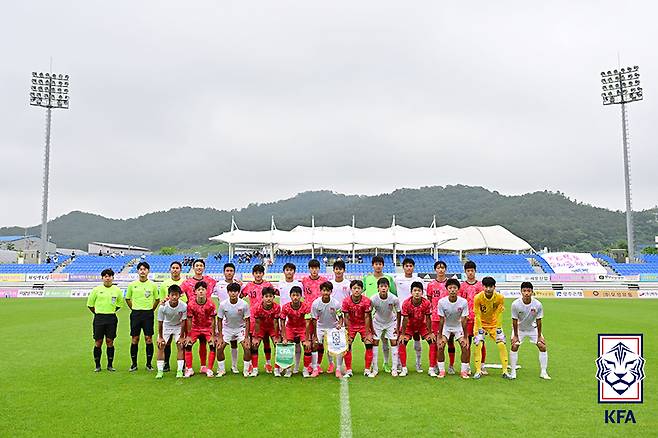 한국 축구, 홈에서 중국에 1-4 참패…이거 실화? U-19 이어 U-15도 무너졌다