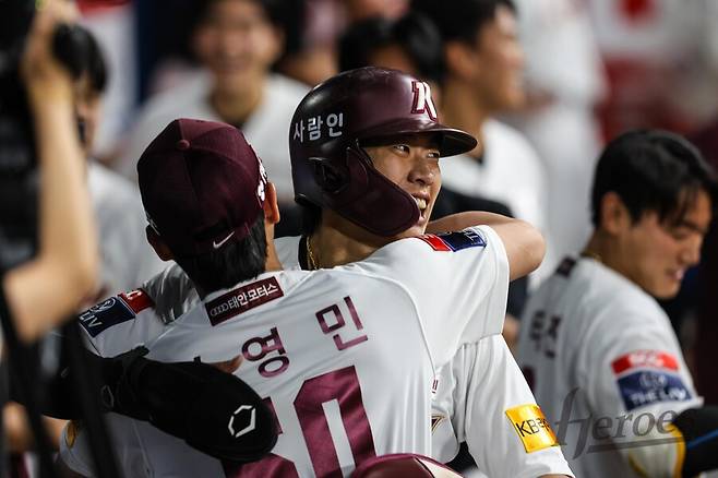 ‘타자 전향’ 17G 만에 부상, 장재영 쓰러졌다…홍원기 감독 “내 책임이다” 자책