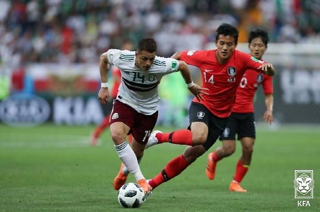 “특혜 없이 대표팀 감독 뽑았다”는 축구협회, ‘유인촌 장관·장미란 차관’ 문체부도 동의할까