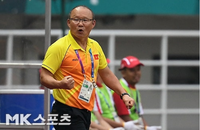 “특혜 없이 대표팀 감독 뽑았다”는 축구협회, ‘유인촌 장관·장미란 차관’ 문체부도 동의할까