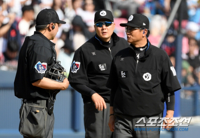 김광현 항의는 시작에 불과했다. '사상초유' 주심의 S판정마저 뒤집어졌다…대혼란 몰아친 수원 [수원포커스]