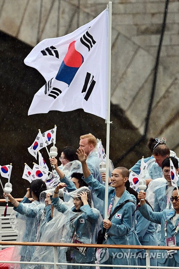 치욕적이네… '대충격' 올림픽 개회식서 한국을 북한으로 소개했다