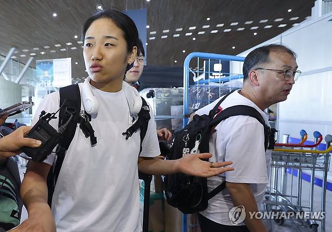 [올림픽] 배드민턴협회장, 선수단과 따로 귀국…대표팀 감독은 묵묵부답