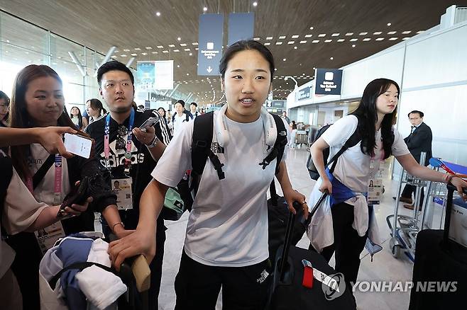 [올림픽] 배드민턴협회장, 선수단과 따로 귀국…대표팀 감독은 묵묵부답