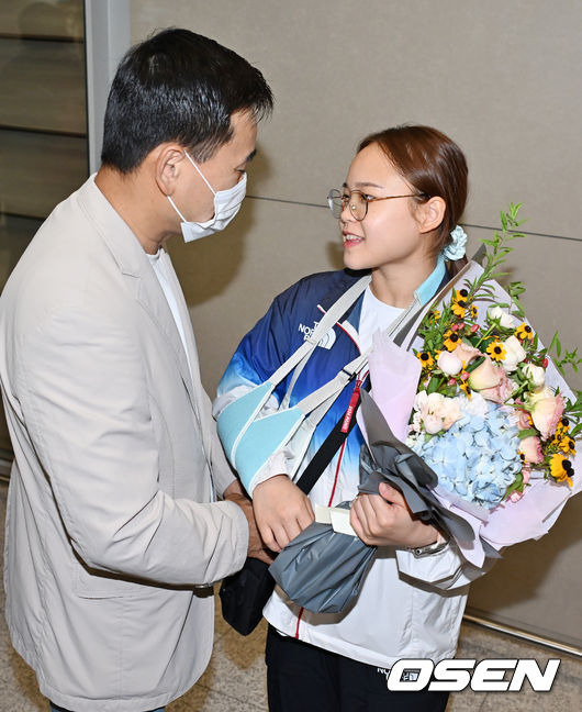 팔 깁스 한 ‘딸 여서정’에 곧장 달려간 ‘아버지 여홍철’ [김성락의 Knock]