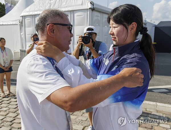 대비되네… 金 없었던 안세영, 정의선 회장에 金 건넨 임시현[파리 올림픽]