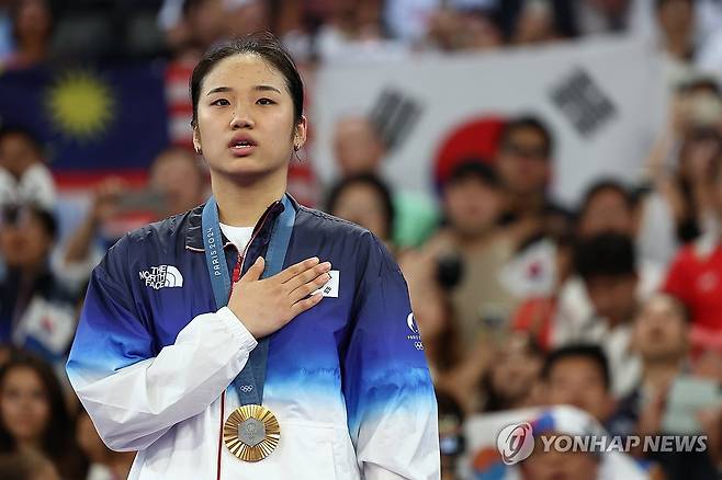 배드민턴연맹, '안세영 지적' 신인연봉·계약금 상한제 완화한다