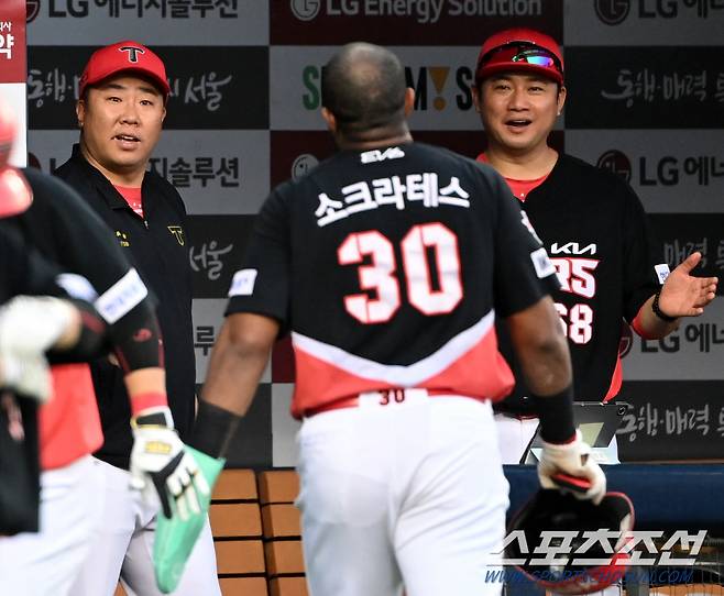 몸 사리지 않는 외인 호랑이에 어안이 벙벙, 기특한 테스형 마주한 꽃 감독의 한마디는