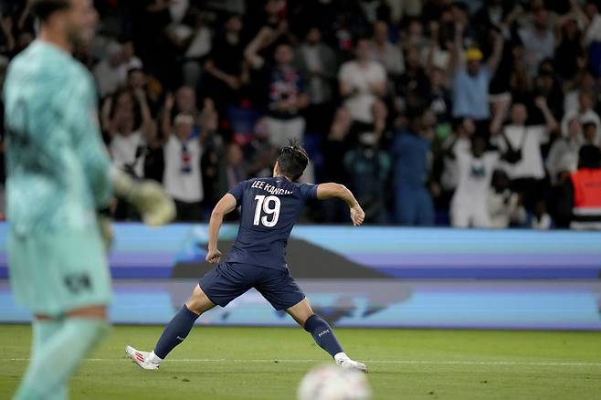 이강인 초대박, 환상 감아차기 '골키퍼 그대로 얼음'...개막 2경기 연속골 폭발 'PSG, 몽펠리에에 6-0 대승'