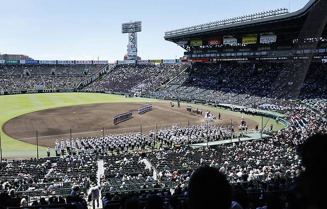 80만명이 3000억원 넘게 쓴다고? 교토국제고 우승한 여름 고시엔 대회 대형 문화축제 맞네!