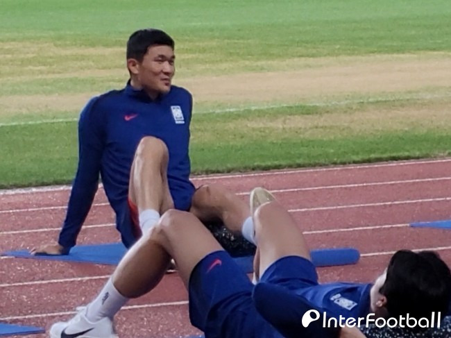 [IN VIEW] 이게 한국 대표팀이라고? '토트넘-뮌헨-PSG' 초호화 멤버 등장→페예노르트도 합류