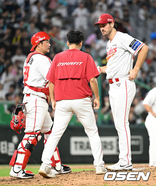 157km 던지면 뭐하나. 볼볼볼볼→2차례 밀어내기 볼넷→8실점 최악투…4일 휴식 등판으로 만회할까